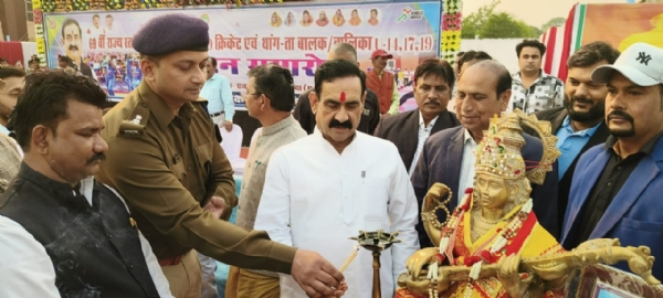 दतिया: बिहार की जीत मोदी की गारंटी की जीत : डॉ. मिश्रा दतिया: बिहार की जीत मोदी की गारंटी की जीत : डॉ. मिश्रा