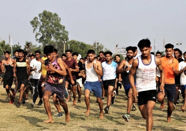 अग्निवीर भर्ती रैली (फाइल फोटो) अग्निवीर भर्ती रैली (फाइल फोटो)