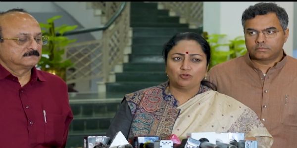 देहलीसर्वकारः ‘बुक् प्रॉपर्टी’ इति निर्दिष्टेषु भवनेषु विद्युत्-संयोजनप्रदानस्य स्थापितं निषेधं समपसारितवती