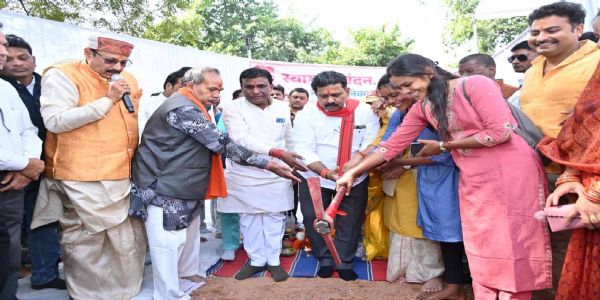 कबीरधाम : उपमुख्यमंत्री  शर्मा 4.41 कोटिरुप्यकमितव्ययेन 250 सीटर नालंदापुस्तकानां भूमिपूजनम्