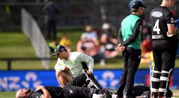 वेस्टइंडीज के खिलाफ पहले वनडे के दौरान न्यूज़ीलैंड के ऑलराउंडर डेरिल मिचेल चोटिल हुए