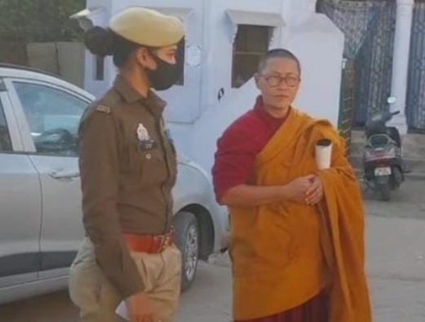 पुलिस गिरफ्त में चाइनीज महिला ली जिन मेई (फ़ाइल फोटो)