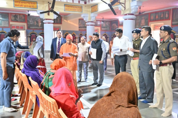 *पीड़ितों की सहायता में लापरवाही पर होगी कार्रवाई : मुख्यमंत्री* *पीड़ितों की सहायता में लापरवाही पर होगी कार्रवाई : मुख्यमंत्री*