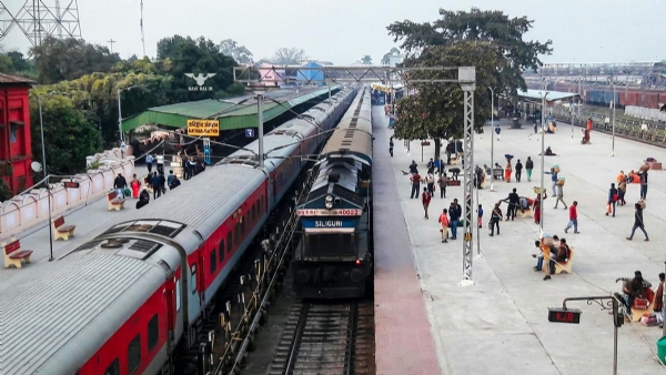 अररिया फोटो:जोगबनी कोलकाता चितपुर एक्सप्रेस ट्रेन