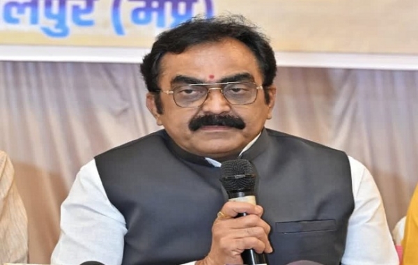 लोक निर्माण मंत्री राकेश सिंह (फाइल फोटो) लोक निर्माण मंत्री राकेश सिंह (फाइल फोटो)