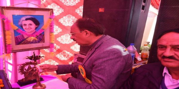 ४२तमायाः इन्दिरास्मारकप्रतियोगितायाः शुभारम्भम् उद्योगमन्त्री हर्षवर्धनचौहानः अकरोत्।