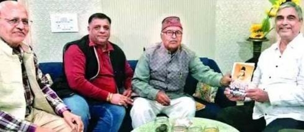 राष्ट्रीय स्वयंसेवक संघ द्वारा इलेवन ऑर्चिड सोसायटी में घर-घर संघ अभियान के तहत संघ के पदाधिकारी