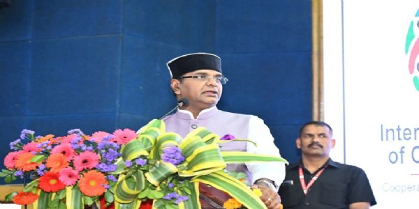 नूतनं व्यापारं सृष्टवन्तं कर्मकरं प्रोत्साहनराशिं दातुं प्रोत्साहनयोजना शीघ्रमेव निर्मितेति मन्त्री सारङ्गेन उक्तम्।