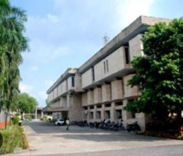 प्रयागराज में स्थित पन्त संस्थान का छाया चित्र प्रयागराज में स्थित पन्त संस्थान का छाया चित्र