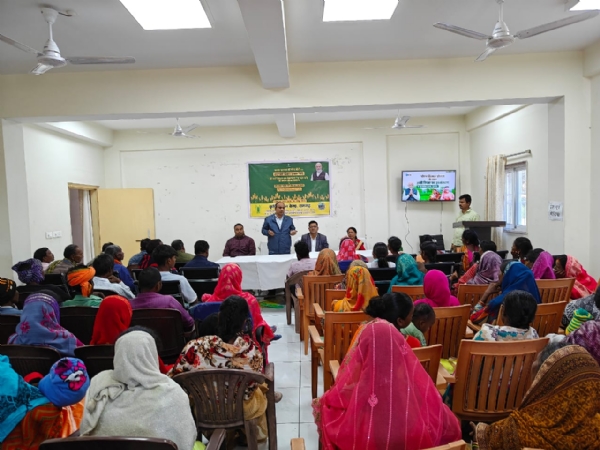 कार्यक्रम में शामिल किसान