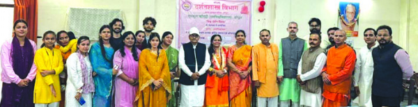 कार्यक्रम के दौरान अतिथि