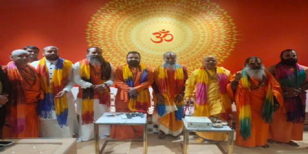 प्रत्येकम् आव्हानस्य समक्षणं सनातनधर्मस्य रक्षा करिष्यति सन्तसमाजः — इति रविन्द्रपुरी।