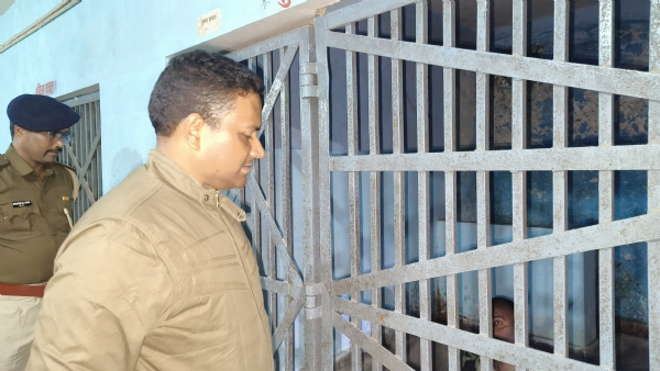 एसएसपी का औचक निरीक्षण एसएसपी का औचक निरीक्षण