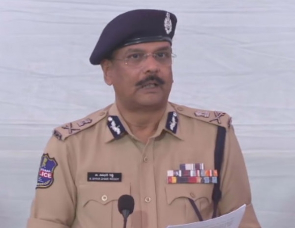 तेलंगाना पुलिस महानिदेशक शिवधर रेडडी तेलंगाना पुलिस महानिदेशक शिवधर रेडडी