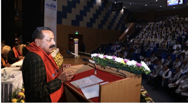 वैज्ञानिक और अभिनव अनुसंधान अकादमी (एक्सआईएसआईआर) के नौवें दीक्षांत समारोह में डॉ जितेंद्र सिंह