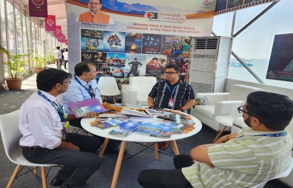 गोवा में आयोजित 56 वें आईएफएफआई वेव्स फिल्म बाजार में उत्तराखंड फिल्म विकास परिषद के संयुक्त मुख्यकार्यकारी अधिकारी एवं नोडल अधिकारी डॉ. नितिन उपाध्याय सहित अन्य। गोवा में आयोजित 56 वें आईएफएफआई वेव्स फिल्म बाजार में उत्तराखंड फिल्म विकास परिषद के संयुक्त मुख्यकार्यकारी अधिकारी एवं नोडल अधिकारी डॉ. नितिन उपाध्याय सहित अन्य।