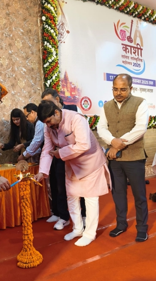 गायन वादन प्रतियोगिता का शुभारंभ करते महानगर अध्यक्ष प्रदीप गायन वादन प्रतियोगिता का शुभारंभ करते महानगर अध्यक्ष प्रदीप