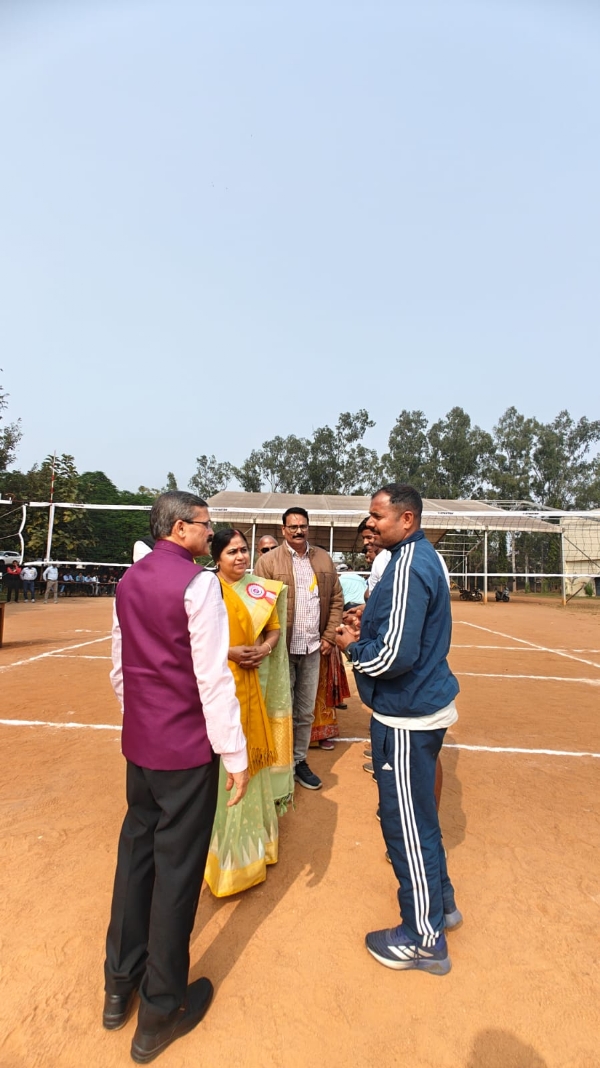 खेल महोत्सव में शामिल लोग खेल महोत्सव में शामिल लोग