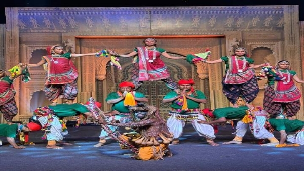 निमाड़ उत्सवः गोटीपुआ और राठ नृत्य की हुई प्रस्तुति निमाड़ उत्सवः गोटीपुआ और राठ नृत्य की हुई प्रस्तुति