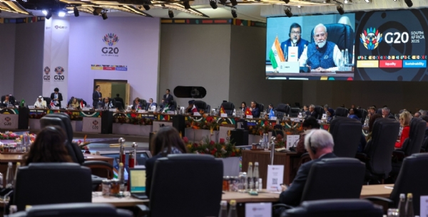 प्रधानमंत्री नरेन्द्र मोदी की दक्षिण अफ्रीका में आयोजित जी-20 शिखर सम्मेलन में प्रभावशाली उपस्थिति रही। प्रधानमंत्री नरेन्द्र मोदी की दक्षिण अफ्रीका में आयोजित जी-20 शिखर सम्मेलन में प्रभावशाली उपस्थिति रही।