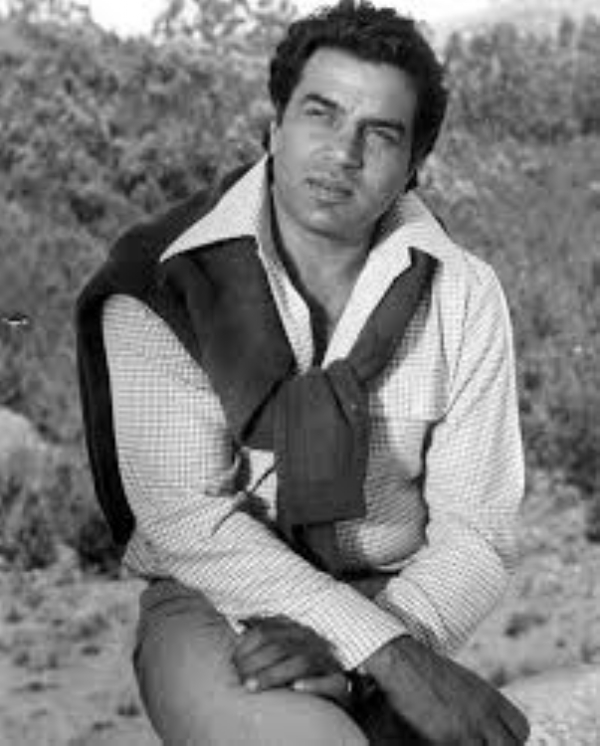 फिल्म अभिनेता धर्मेंद्र (फाइल फोटो)