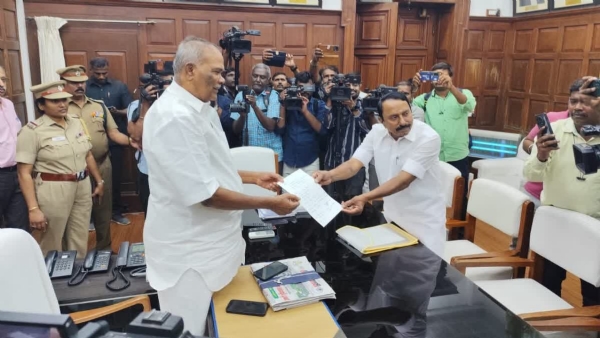 एमएलए पद से इस्तीफा दे दिया सेंकोट्टैयन ने! एमएलए पद से इस्तीफा दे दिया सेंकोट्टैयन ने!