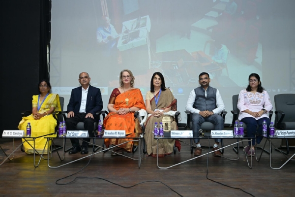 नेशनल लाइब्रेरी कार्यक्रम