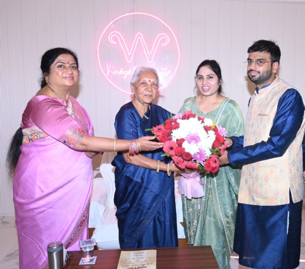 कार्यक्रम के दौरान राज्यपाल आंनदी बेन पटेल व अन्य का छायाचित्र कार्यक्रम के दौरान राज्यपाल आंनदी बेन पटेल व अन्य का छायाचित्र