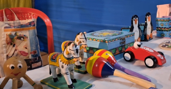 पारंपरिक काठ के खिलौने पारंपरिक काठ के खिलौने