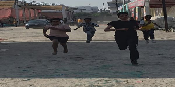 हरदोई मेलामहोत्सवः 2025: बालकधावनस्पर्धायाम् युवराजः, आर्यनः च वीरप्रतापः अपि विजयं प्राप्नुवन्।