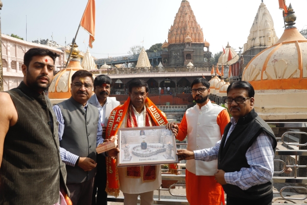 मॉरीशस के पूर्व राष्ट्रपति  ने किए ज्योतिर्लिंग भगवान महाकालेश्वर के दर्शन