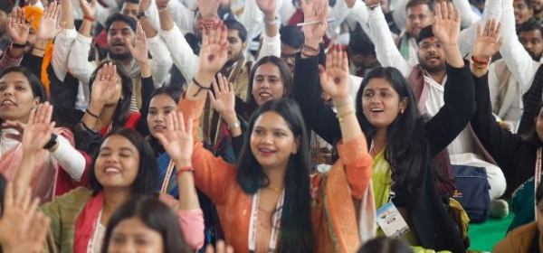 शैक्षिक सत्राें में शामिल छात्र-छात्राएं।