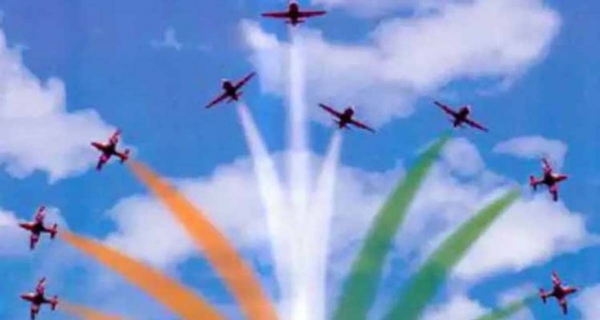 रायपुर के सेंध तालाब के ऊपर भारतीय वायुसेना की सूर्य किरण शो होगा फाइल फोटो रायपुर के सेंध तालाब के ऊपर भारतीय वायुसेना की सूर्य किरण शो होगा फाइल फोटो