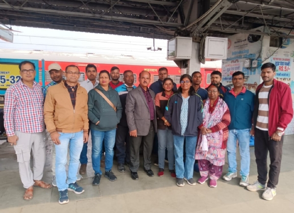 जमशेदपुर से रेल सिविल डिफेंस की टीम विशाखापट्टनम प्रशिक्षण कैम्प के लिए रवाना जमशेदपुर से रेल सिविल डिफेंस की टीम विशाखापट्टनम प्रशिक्षण कैम्प के लिए रवाना