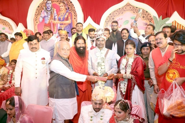 मुख्यमंत्री मोहन यादव के बेटे की शादी के समारोह की तस्वीर