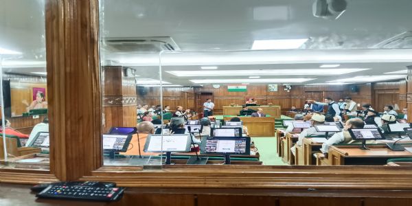 विधानसभायाः विशेषसत्रम् — विपक्षदलैः स्वास्थ्यविभागे शिक्षाविभागे च श्वेतपत्रस्य प्रकाशनस्य अभियाचना कृता।