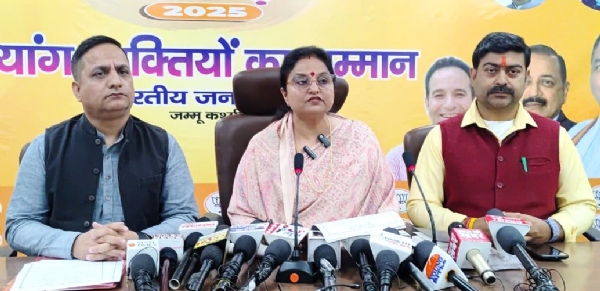 प्रिया सेठी ने लोगों से जम्मू-कश्मीर में वंदे मातरम@150 समारोह में शामिल होने की अपील की प्रिया सेठी ने लोगों से जम्मू-कश्मीर में वंदे मातरम@150 समारोह में शामिल होने की अपील की