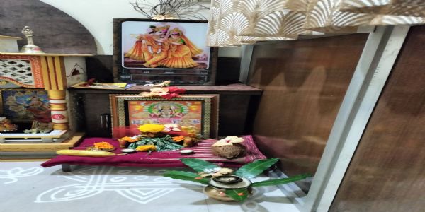 कोरबा -: अगहनमासस्य गुरुवासरे शुभारम्भः, माता लक्ष्मीपूजायाम् श्रद्धालवः निबद्धाः।