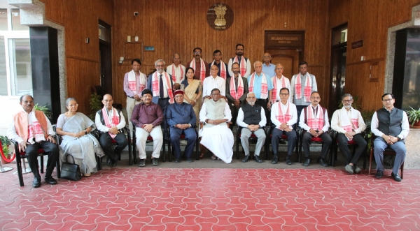 राज्यपाल लक्ष्मण प्रसाद आचार्य विश्वविद्यालय लोकपालों संग बैठक करते हुए। राज्यपाल लक्ष्मण प्रसाद आचार्य विश्वविद्यालय लोकपालों संग बैठक करते हुए।