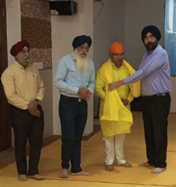 प्रान्त प्रचारक का स्वागत करते हरिपाल सिंह जग्गी प्रान्त प्रचारक का स्वागत करते हरिपाल सिंह जग्गी