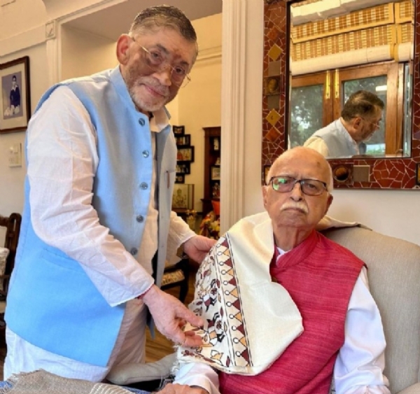 फाइल फोटो राज्यपाल और लालकृष्णआडवाणी फाइल फोटो राज्यपाल और लालकृष्णआडवाणी