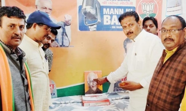 जन्मदिन मनाते महापौर जन्मदिन मनाते महापौर