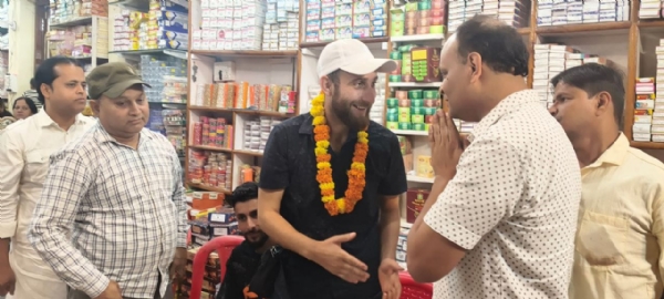 कोतमा में नपा अध्यक्ष नजाकत का सम्मान करते हुए कोतमा में नपा अध्यक्ष नजाकत का सम्मान करते हुए