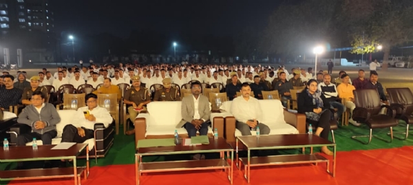 कार्यक्रम में शामिल डीआईजी व अन्य कार्यक्रम में शामिल डीआईजी व अन्य