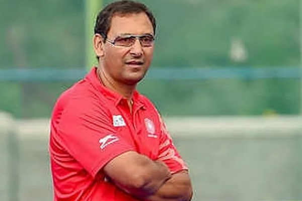 महिला टीम के कोच हरेंद्र सिंह महिला टीम के कोच हरेंद्र सिंह