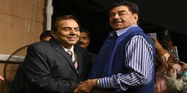 शत्रुघ्नः सिन्हा धर्मेन्द्रं स्मृत्वा भावपूर्णं लेखं प्रकाशितवान्