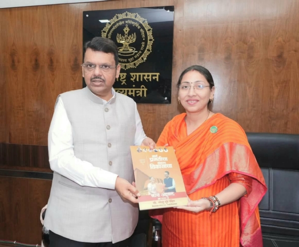 वर्क रिपोर्ट का विमोचन करते सीएम। वर्क रिपोर्ट का विमोचन करते सीएम।