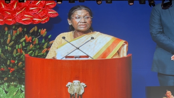 कार्यक्रम में राष्ट्रपति द्रौपदी मुर्मू कार्यक्रम में राष्ट्रपति द्रौपदी मुर्मू