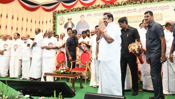 अन्नाद्रमुक की आम समिति की बैठक अन्नाद्रमुक की आम समिति की बैठक