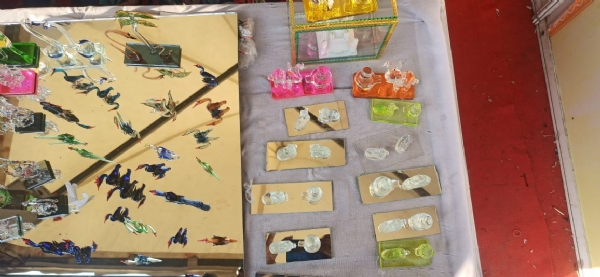 11 स्टाल पर कांच के मनकों की कला 11 स्टाल पर कांच के मनकों की कला